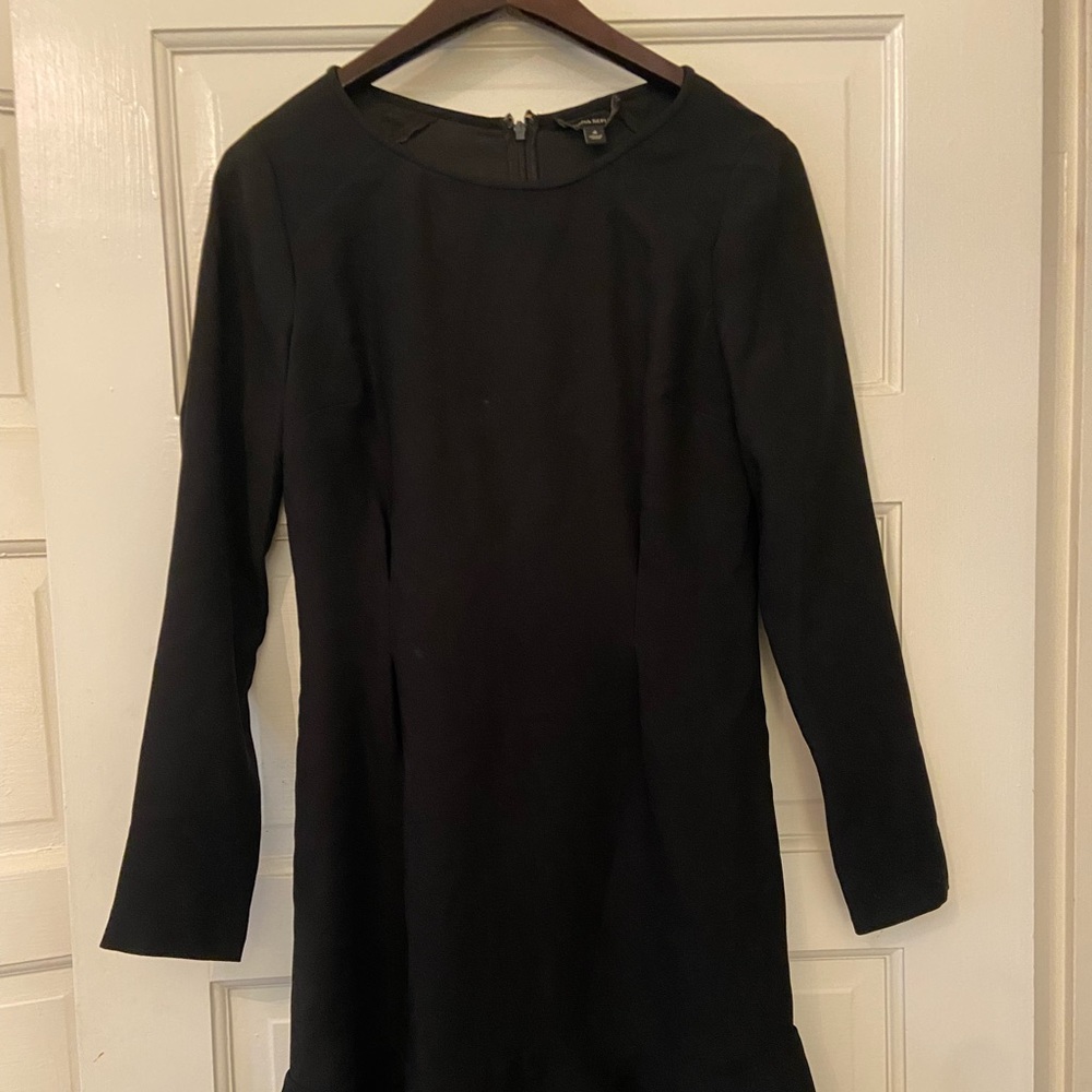 Banana republic size 4 black long sleeve fit and flare work dress